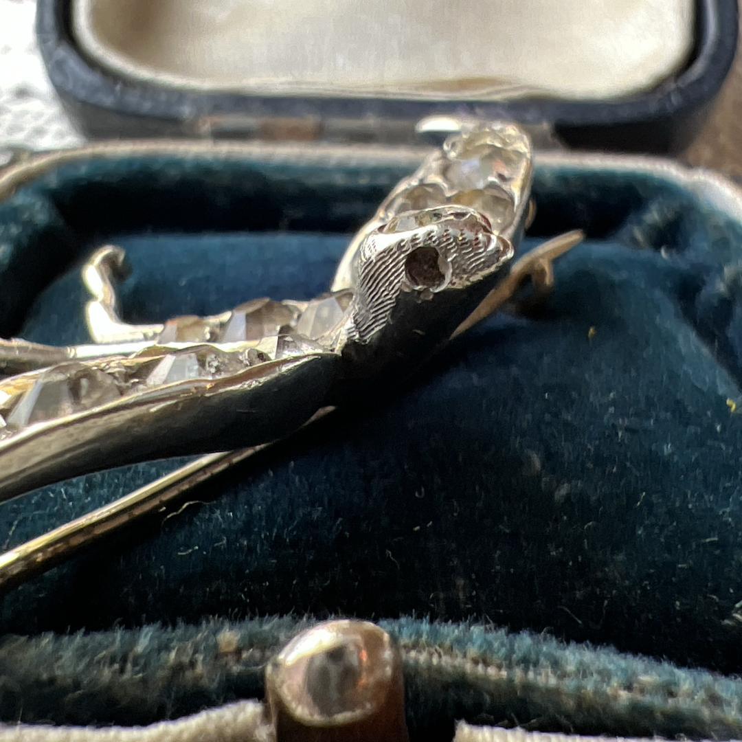 【アンティーク 】 ツバメブローチ ペーストガラスシルバー900 ヴィクトリアン