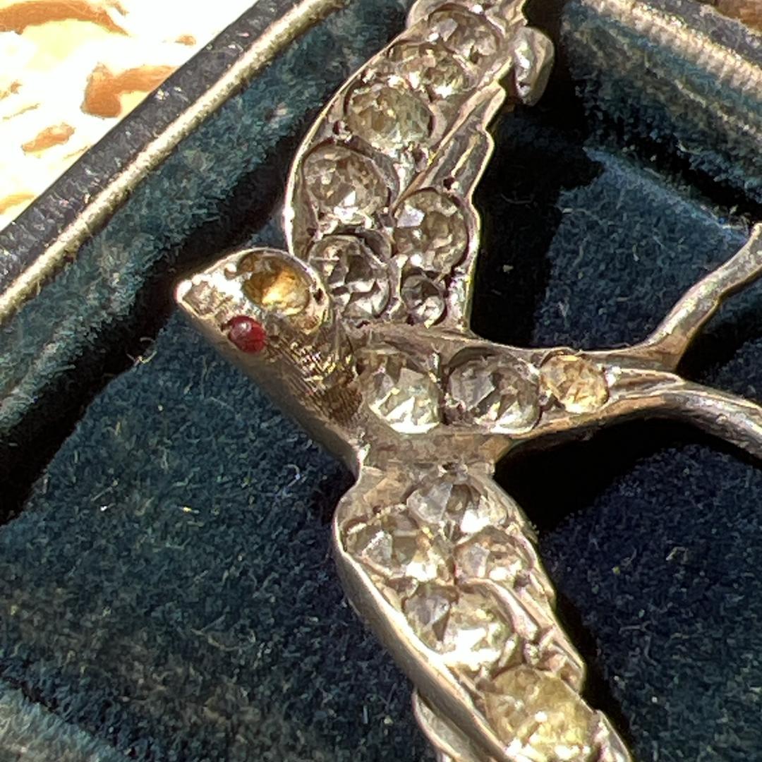 【アンティーク 】 ツバメブローチ ペーストガラスシルバー900 ヴィクトリアン