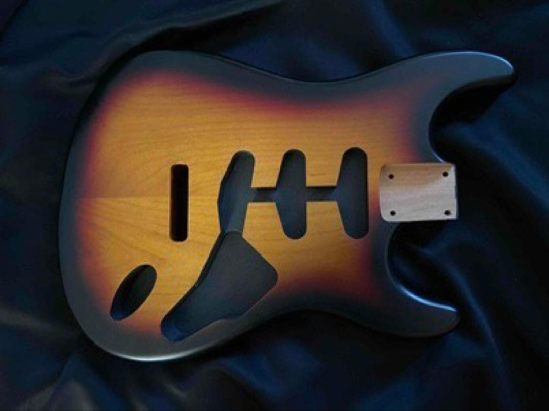 ストラトキャスターサテン塗装サンバーストボデイ&メイプルネック訳あり特価セット