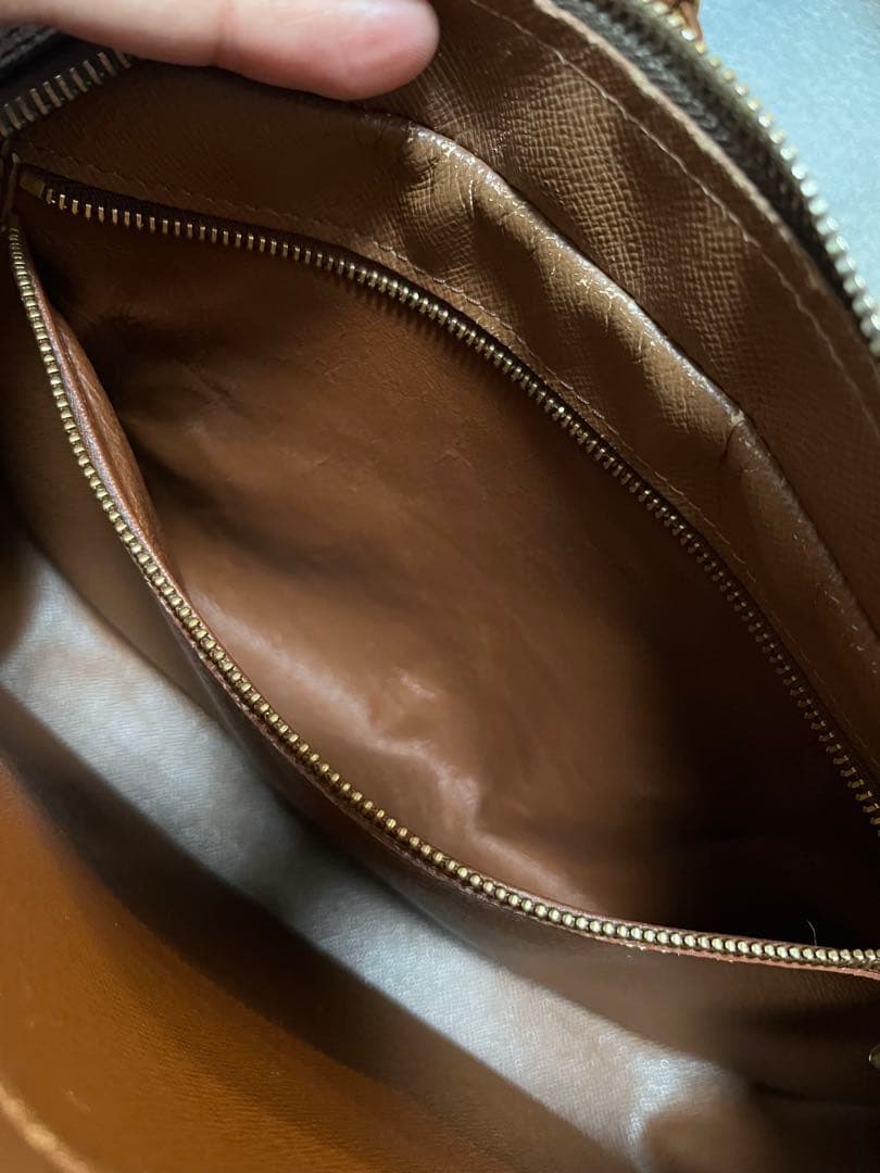 Louis Vuitton ショルダーバッグ