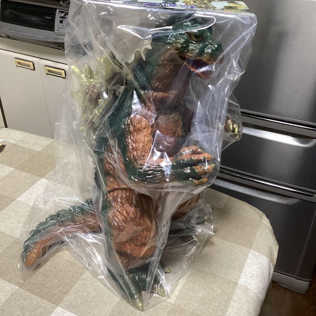 マーミット　ハイパーホビー限定　ジャイアントキンゴジ【薄茶成形に緑金色スプレー】