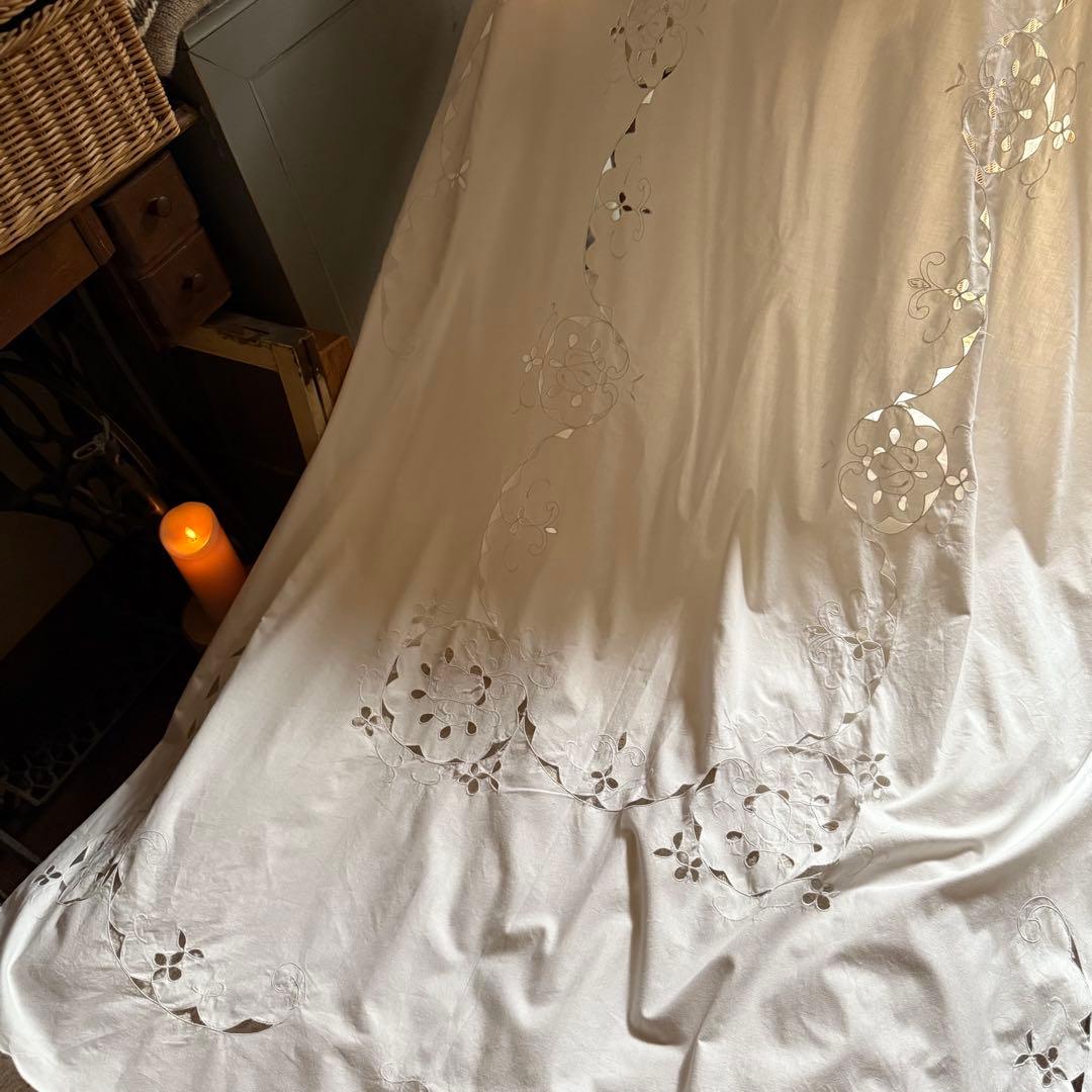 SALE❣️フランスアンティークஐ⋆*花柄刺繍の大判ベッドカバー⋆