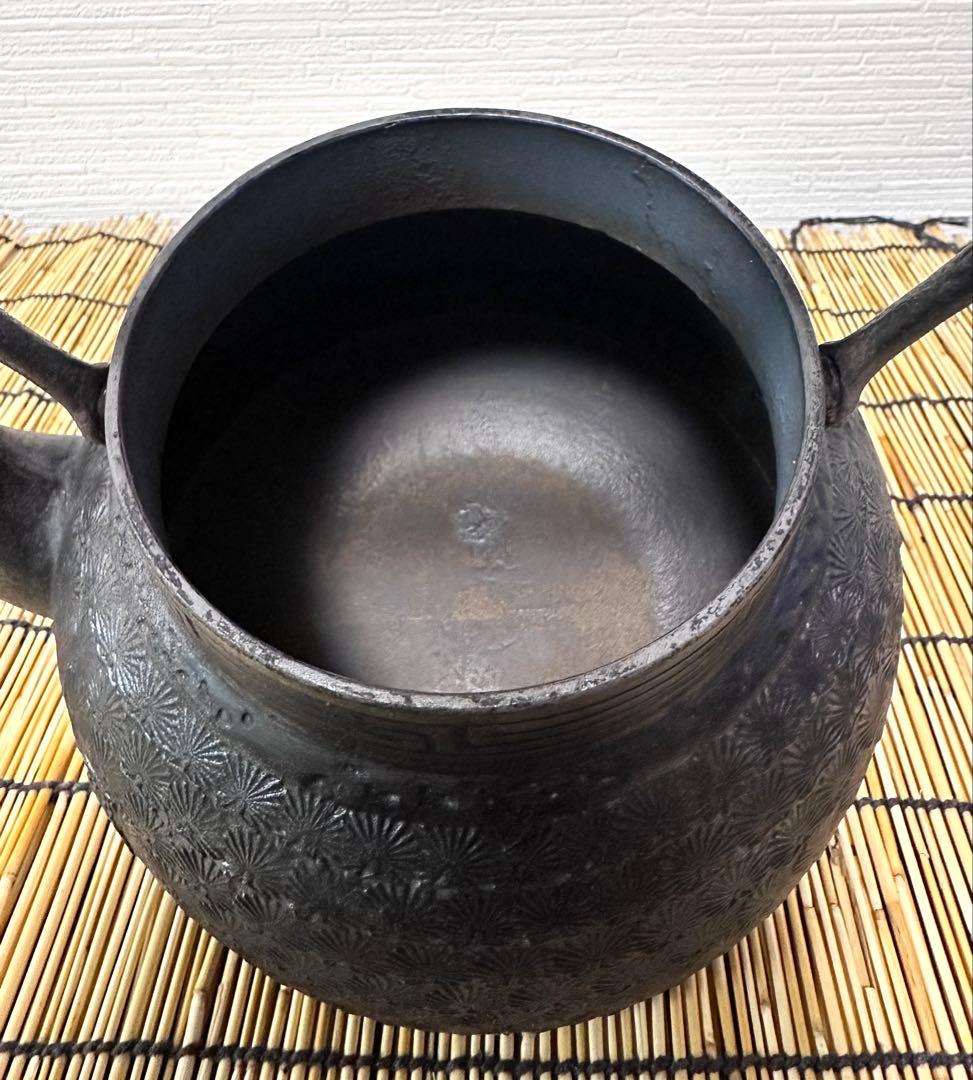ＵＳＥＤ品 南部岩鋳四代目清末作 真作保証　２３型 松葉文様　南部鉄瓶
