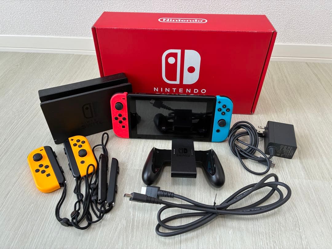 Nintendo Switch 赤/青 Joy-Con 付属品付き