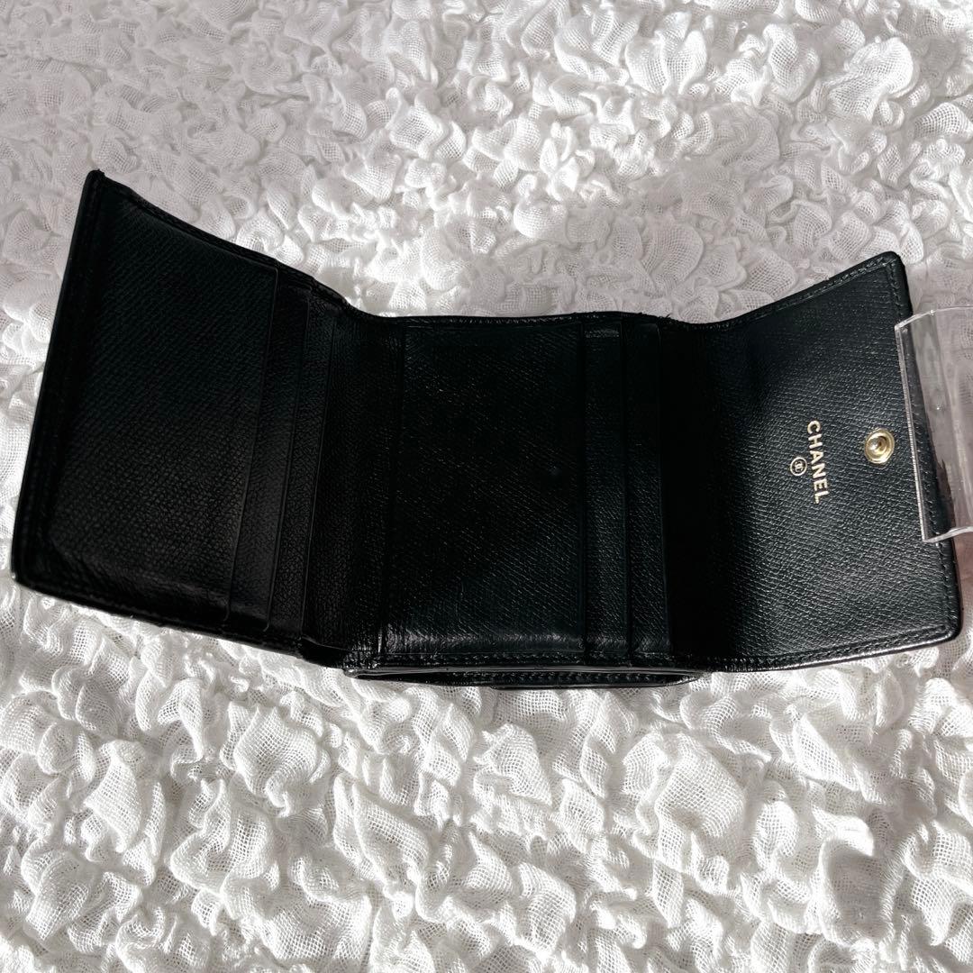 CHANEL ブラック 三つ折り財布　シャネル　ココマーク　レザー　コンパクト