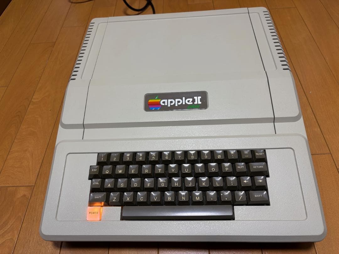 Apple II Plus コンピュータ MODEL NO. A2S1016