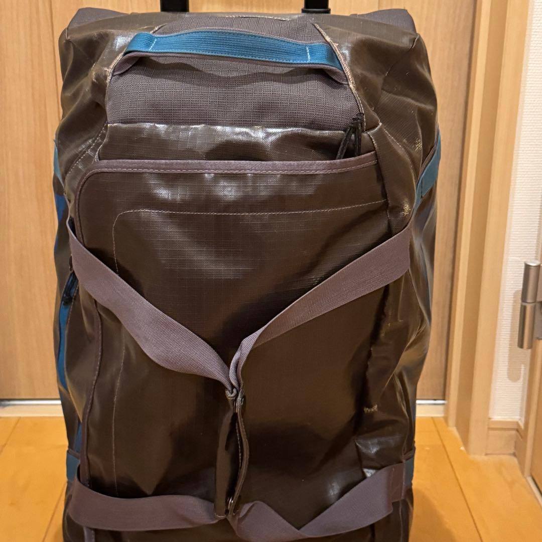 人気パタゴニア　ブラックホール ウィールド ダッフル 40Lグレー