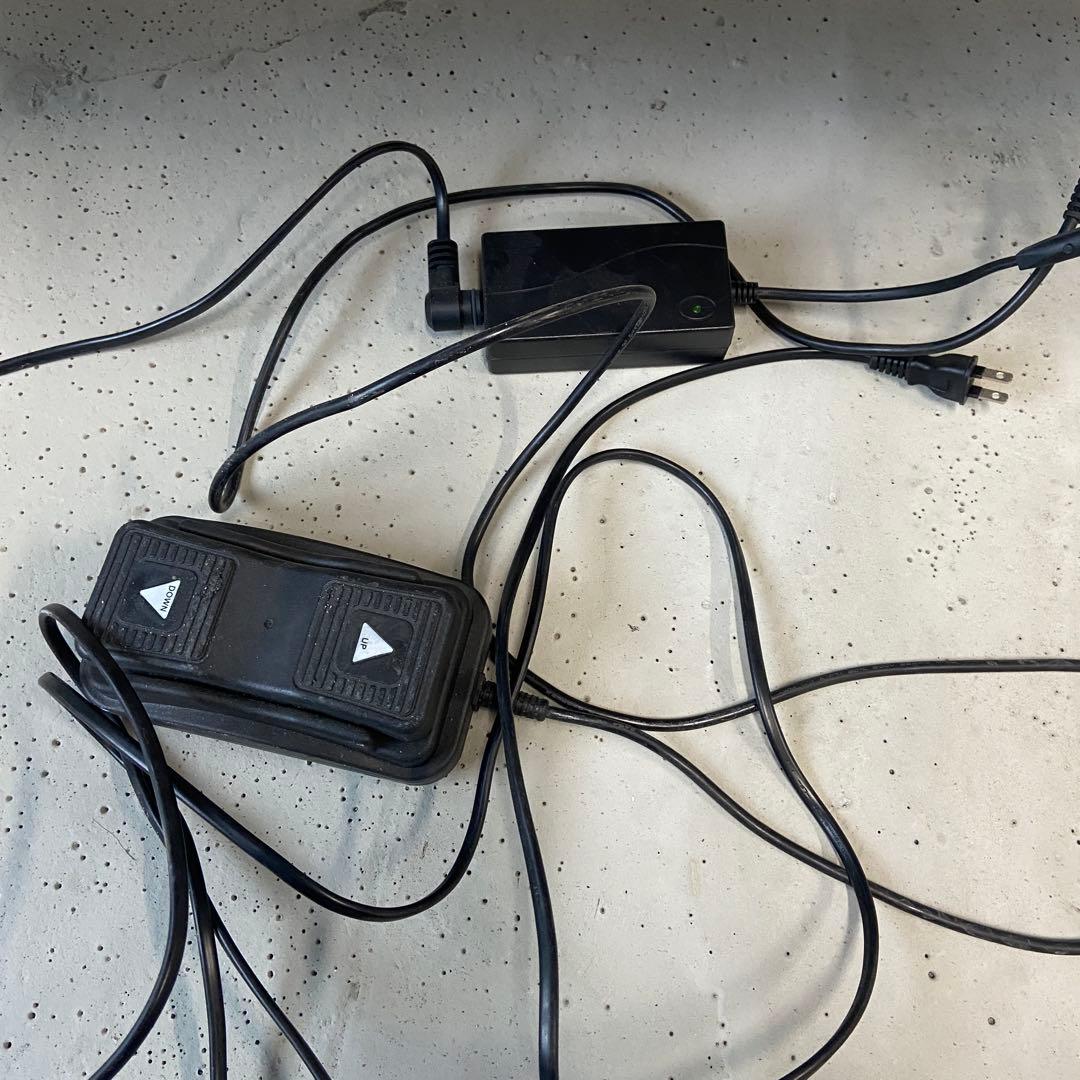 電動昇降ベッド　マッサージベッド サロン　ホワイト