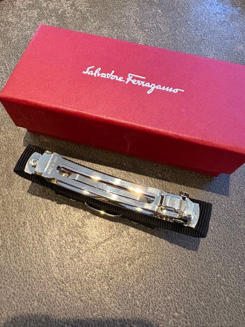 フェラガモ　バレッタ