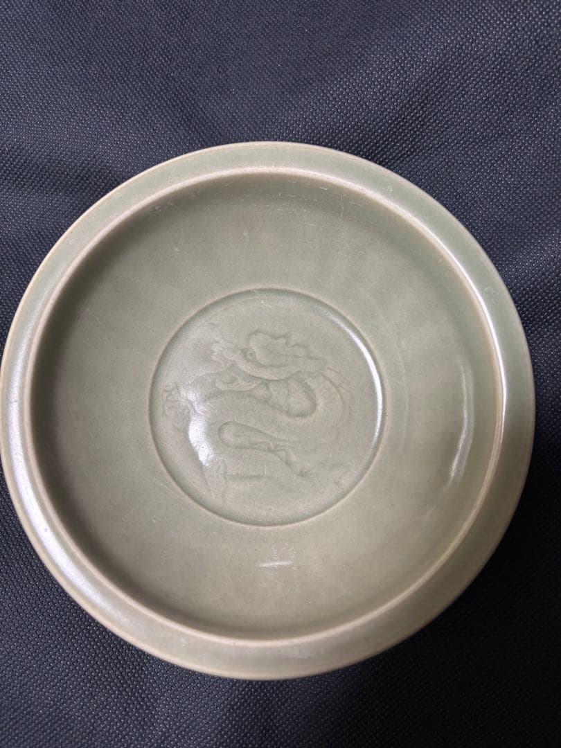 中国古美術品　明清時代　青磁蓮弁龍文刻花 筆洗　茶椀　中皿　龍泉窯