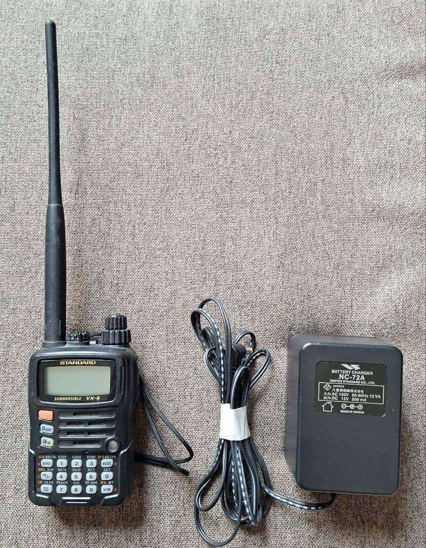VERTEX STANDARD（現YAESU）VX-6 アマチュア無線機
