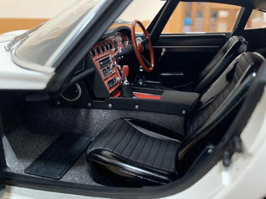 デアゴスティーニ 1/10 トヨタ 2000GT ホワイト