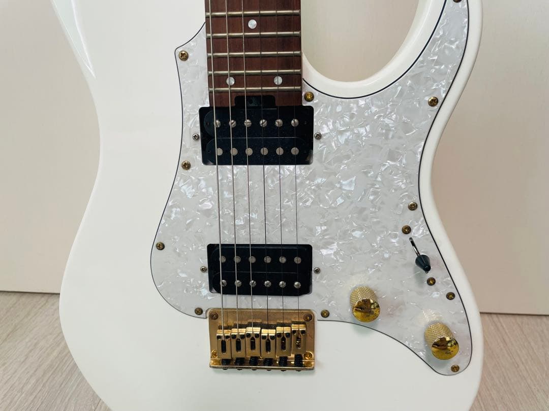 GrassRoots G-SN-45DX  White 白エレキギター