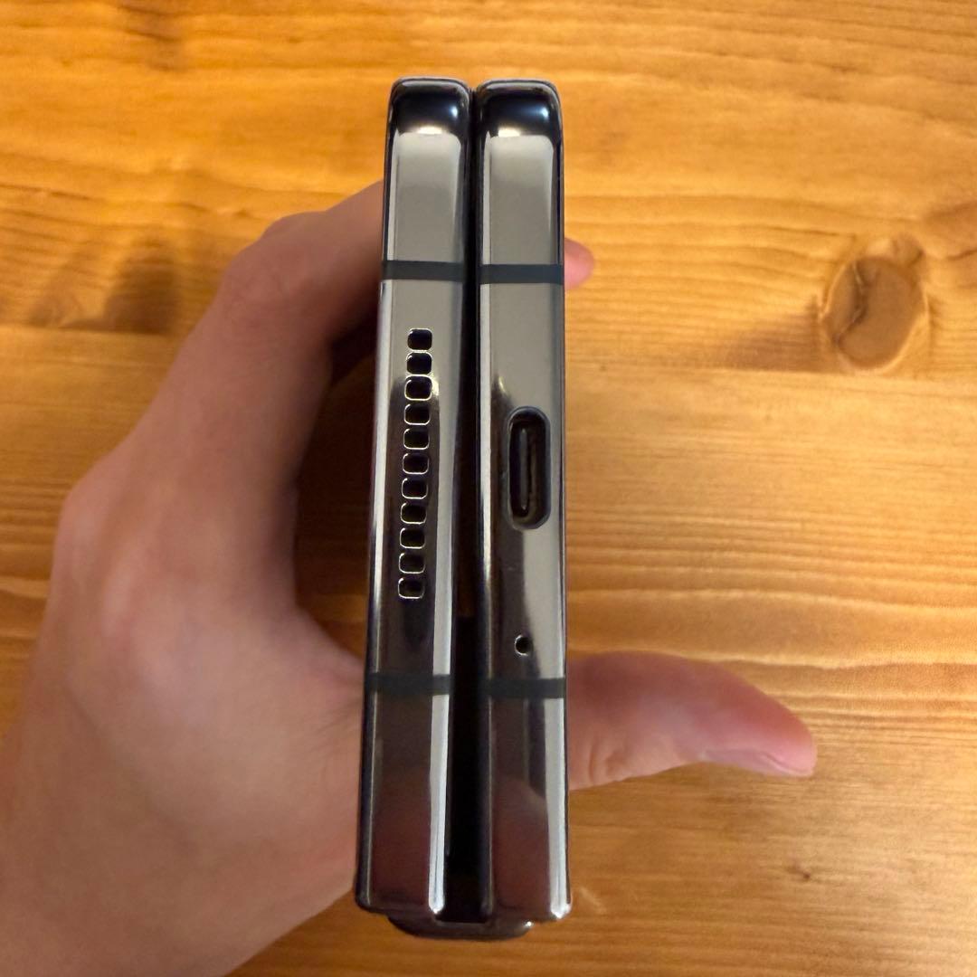 Samsung Galaxy Z Fold 4 本体
