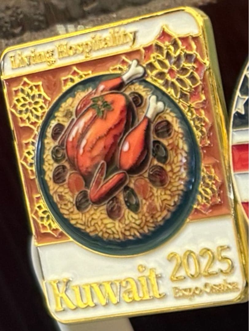 大阪・関西万博　Expo 2025 チキンマクブース チキン　クウェート　ピンズ