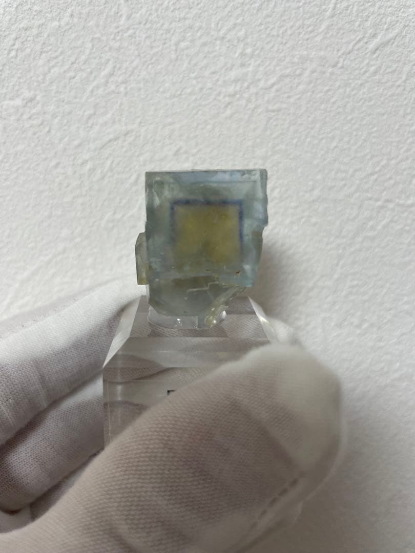 フランス産La Barreフローライト　鉱物標本