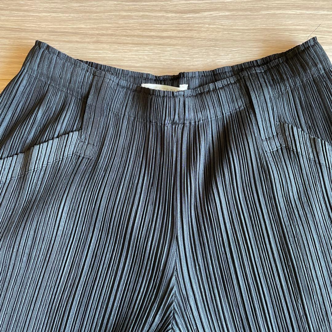 イッセイミヤケ　PLEATS PLEASE ブラック ガウチョパンツ　サイズ3