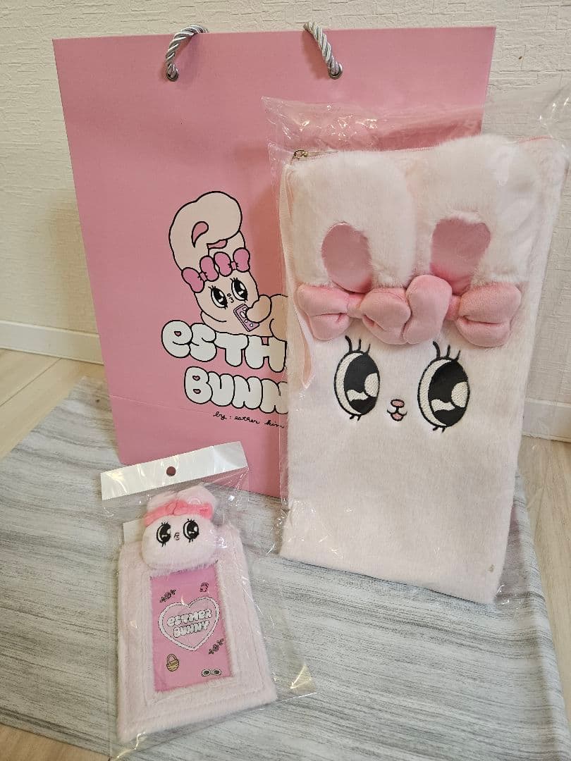 Esther Bunny ウサギペンライトポーチ&ボアトレカケース新品未使用