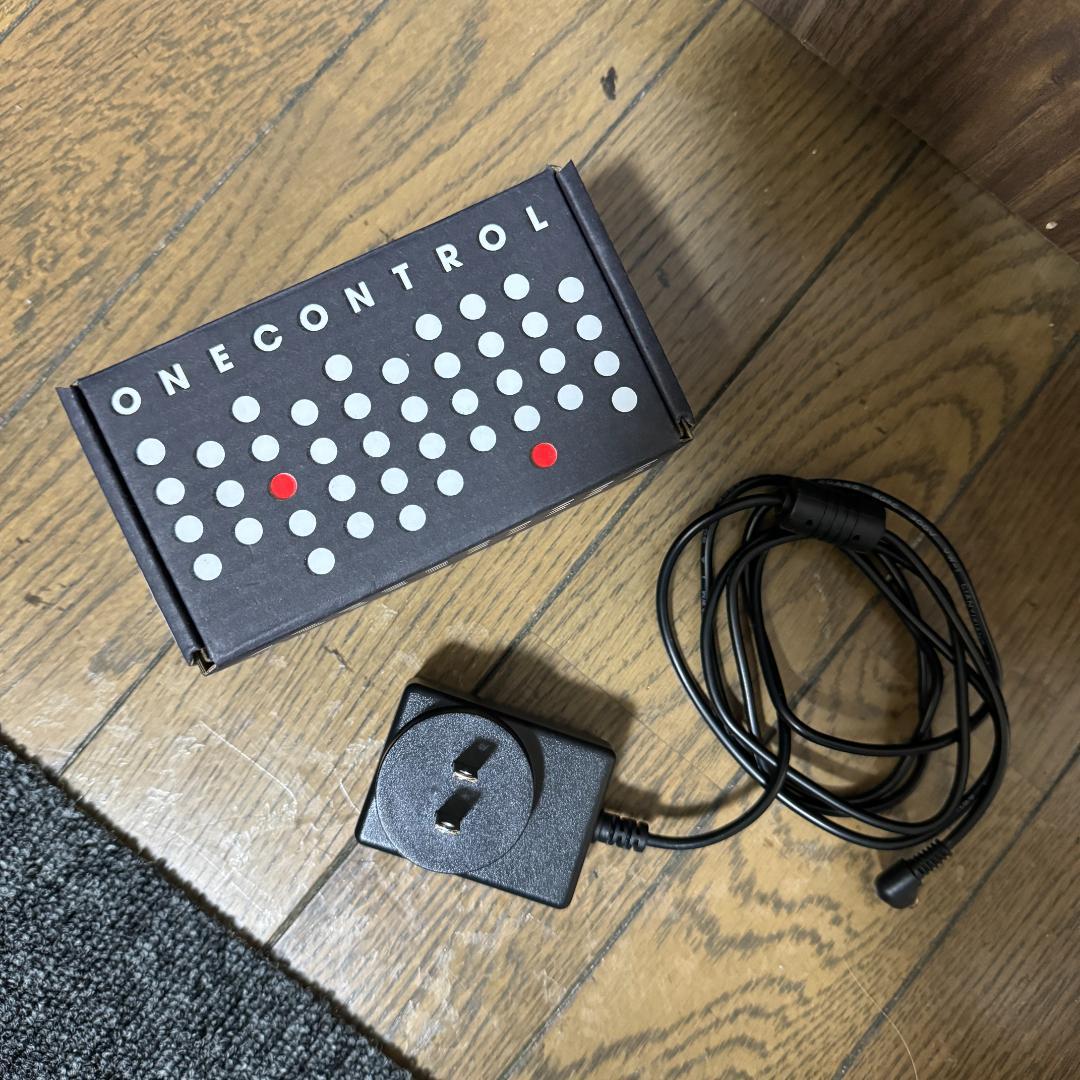 One Control Prussian Blue Reverb アダプター付き
