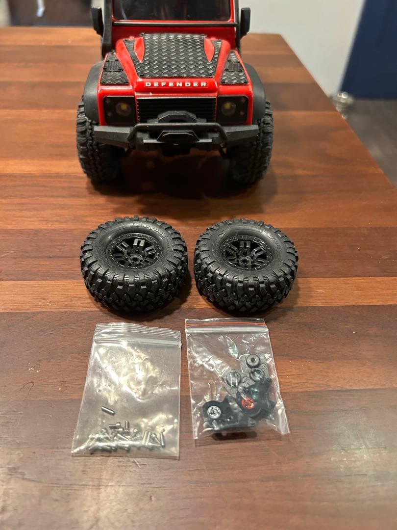 TRX4M Land Rover Defender レッド