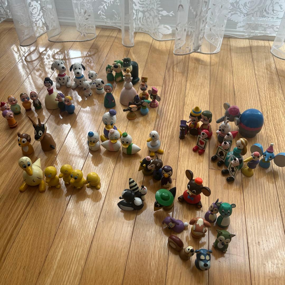 ディズニーキャラクター 木製フィギュアセット