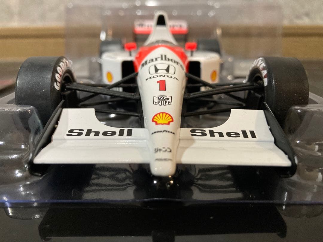 日本未発売　マルボロ仕様 ビッグスケールF1コレクション　マクラーレンMP4/6