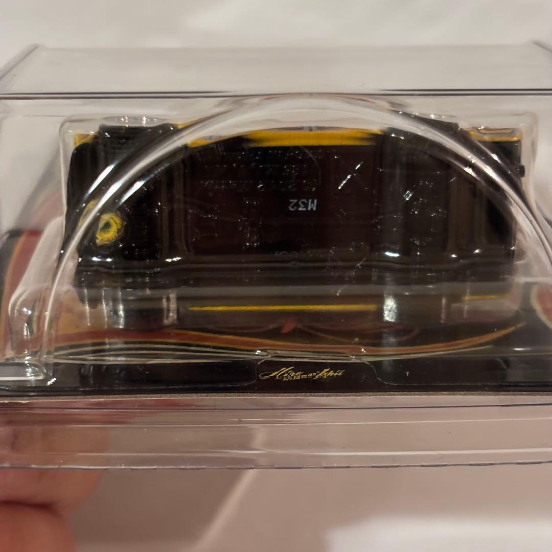 ホットウィール ジャパンコンベンション限定カー 2019(左)