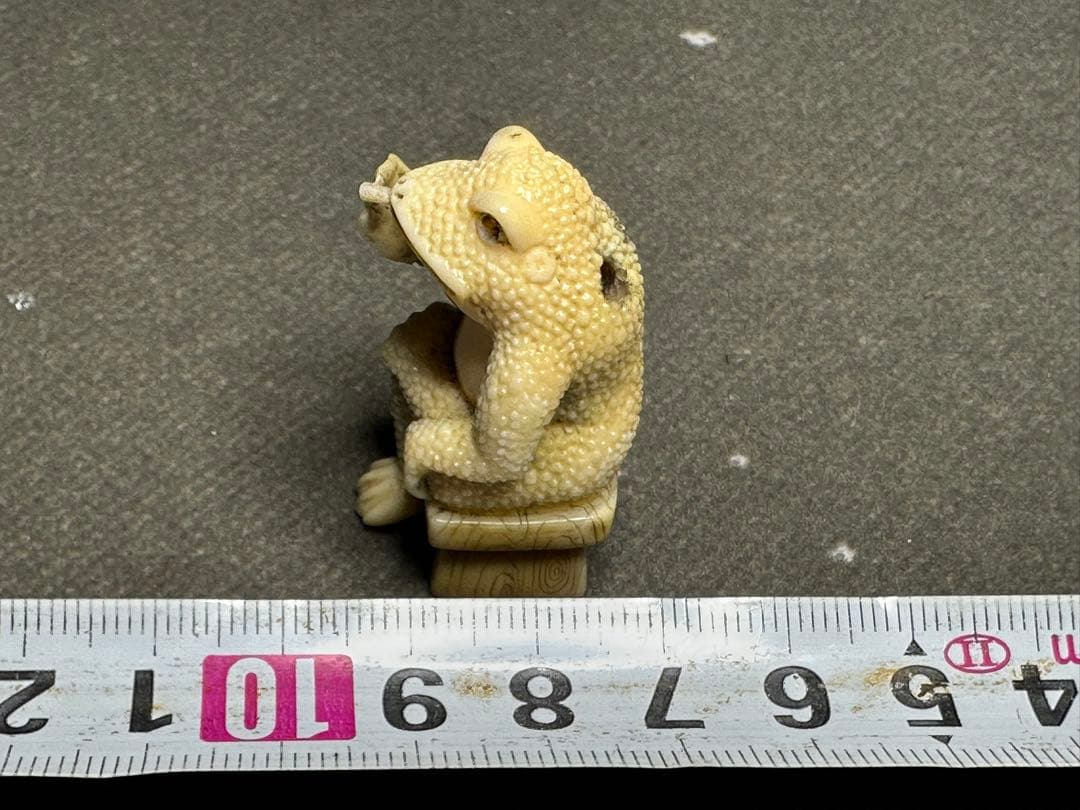 極上　根付　天然素材　アンティーク　和彫　置物　骨董　飾り物　古美術品　 置物