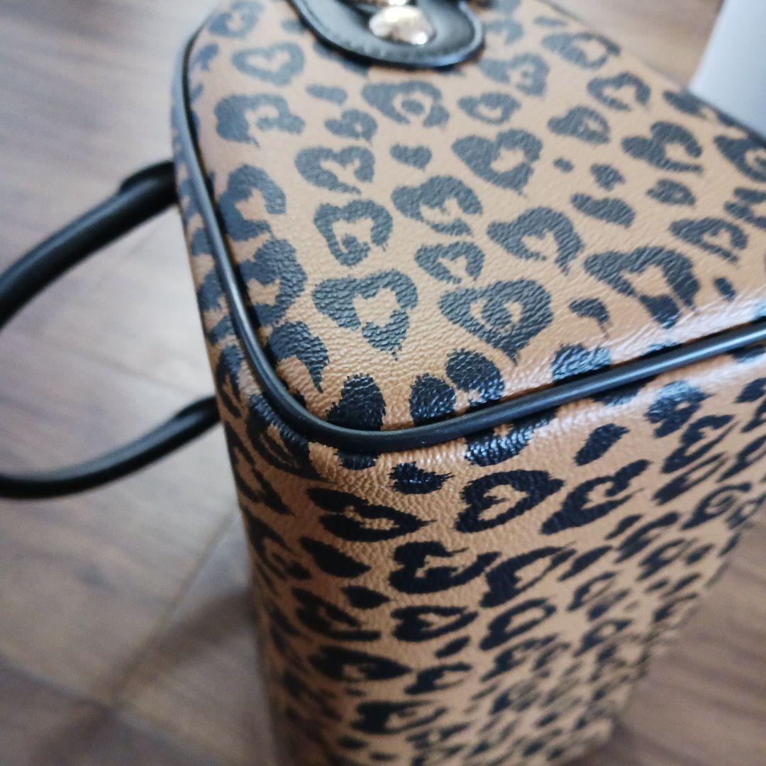 COACH ハートヒョウ柄 ショルダーバッグ