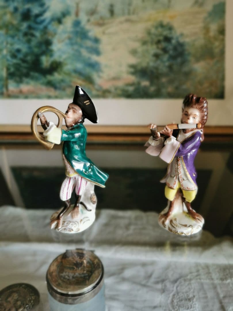 アンティーク ドイツ 正装した猿の楽隊フィギュリン 笛とホルン 人形２体セット