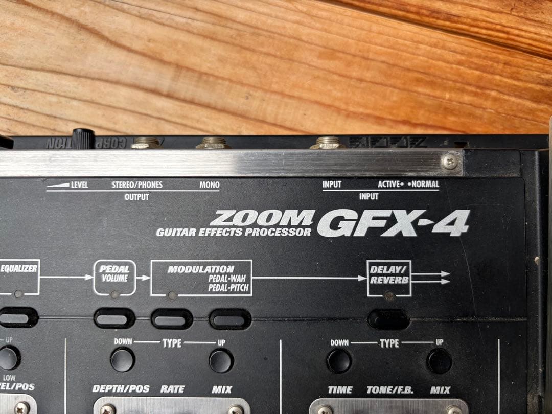 ZOOM GFX-4 ギターエフェクター