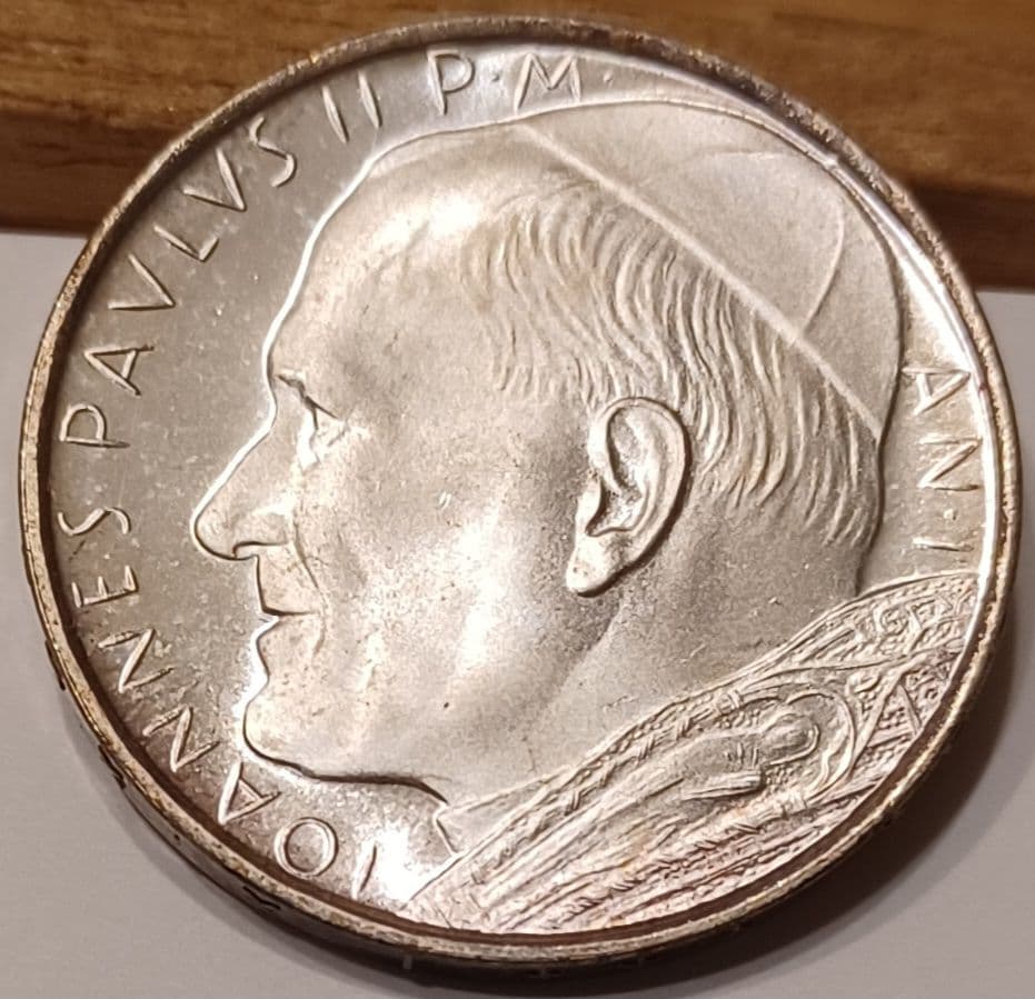 教皇として初めて日本を訪問し世界平和と人権擁護に尽力したヨハネ・パウロ2世の銀貨