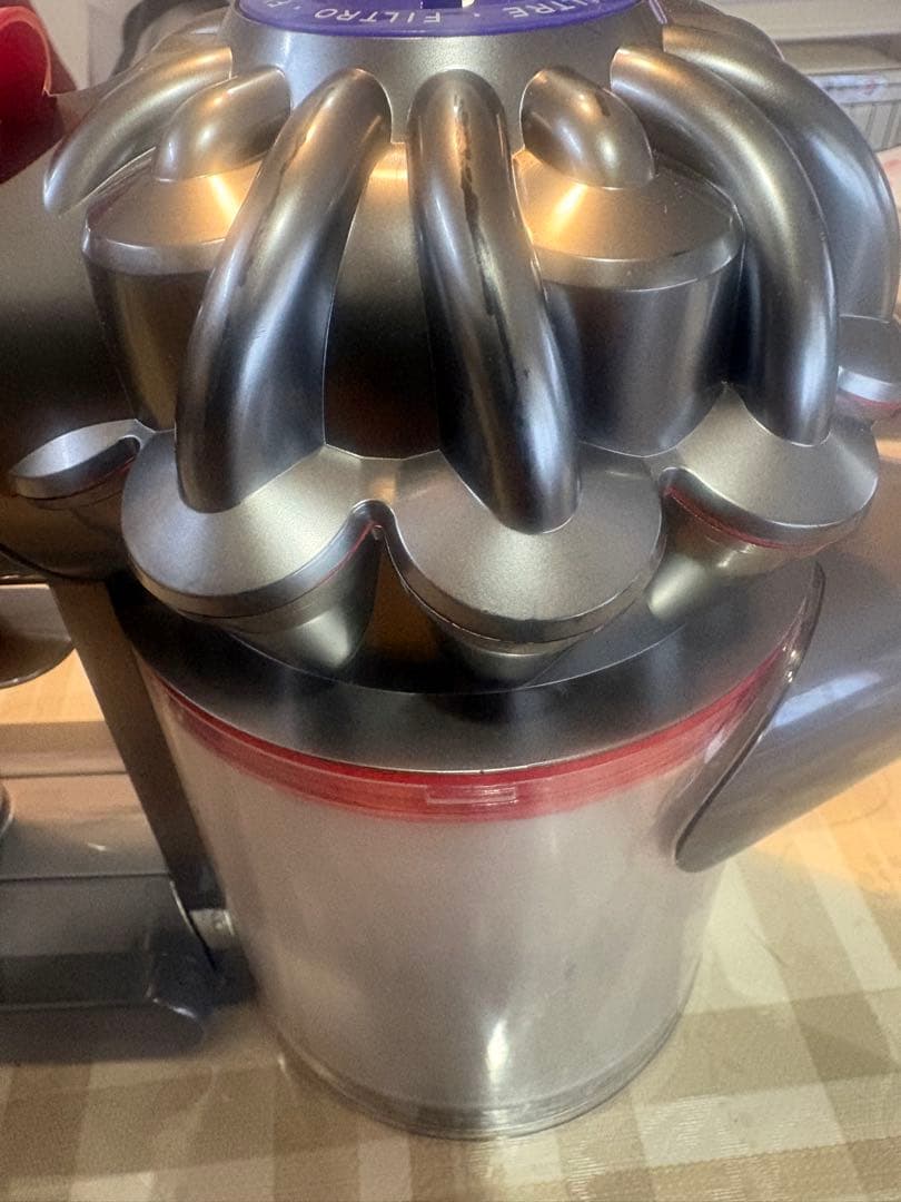 Dyson V8 Fluffy　分解清掃、消耗品全新品交換済み