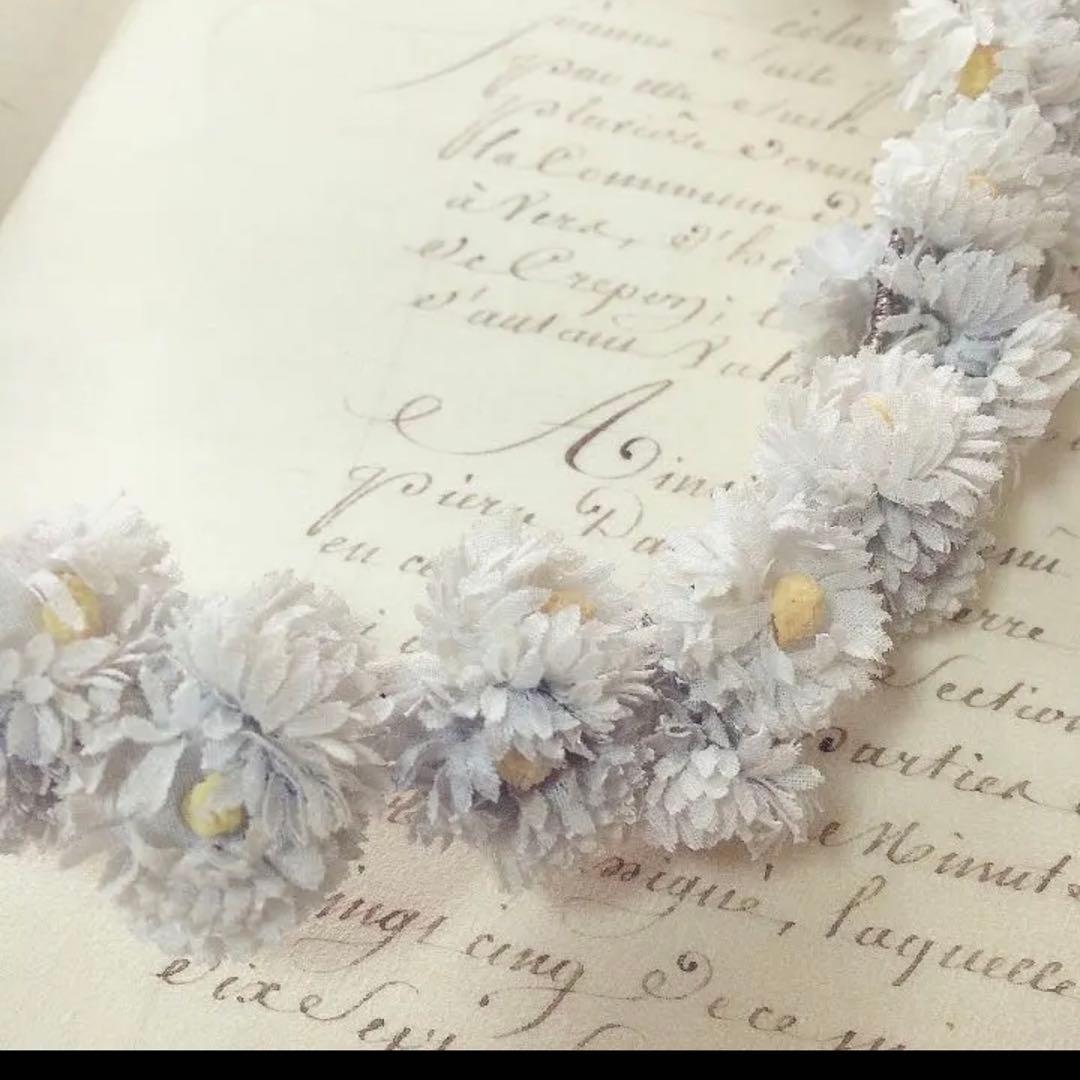 フランス アンティーク　パウダーブルーのデイジーの花冠　布花　コサージュ