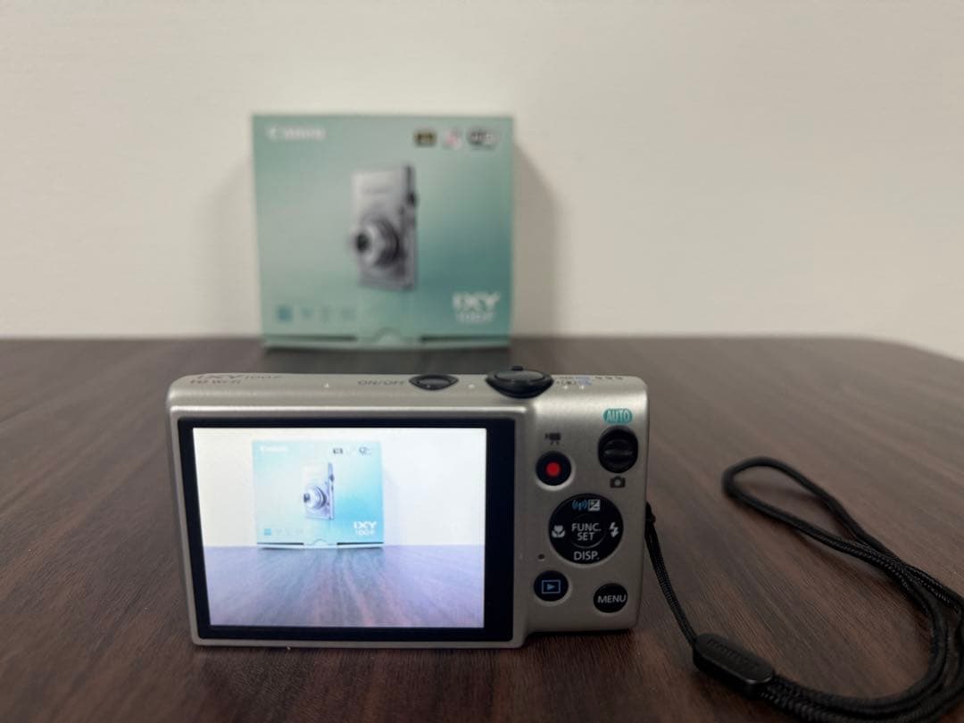 【美品】Canon IXY 100F キャノン　コンデジ