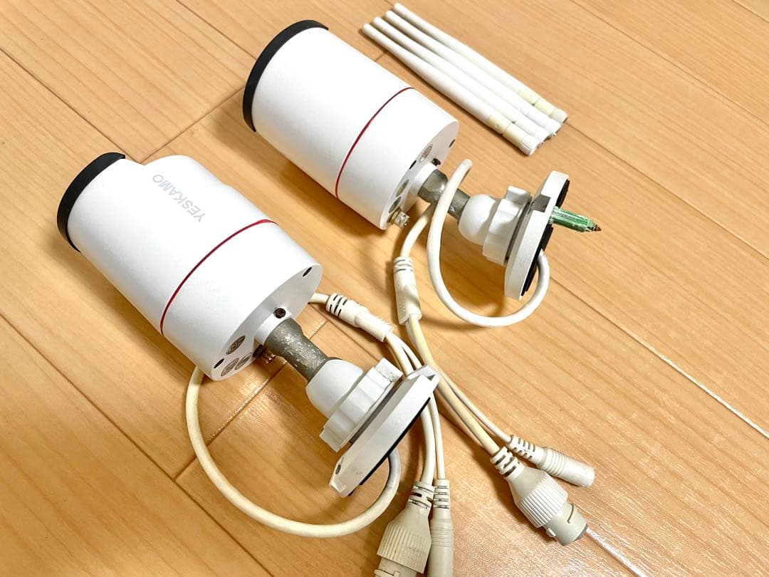 ⭐️【YESKAMO】 ジャンク品 防犯カメラ 4台セット モニター一体型 8ch