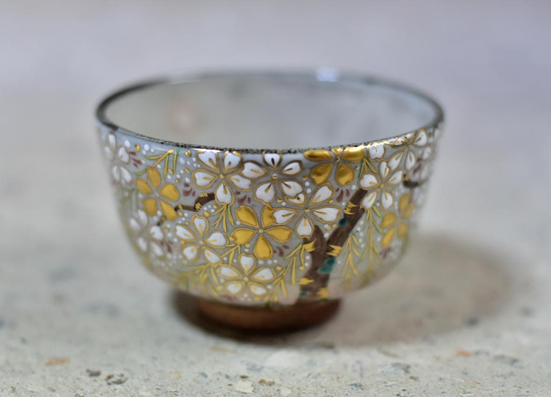 乾山写桜花文金継茶碗　金継　お茶道具／共箱