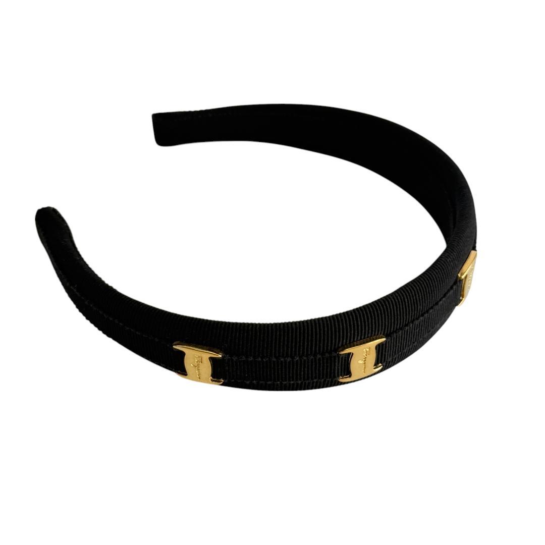 美品 フェラガモ カチューシャ ヴァラ ゴールド金具 ヘアアクセサリー ブラック