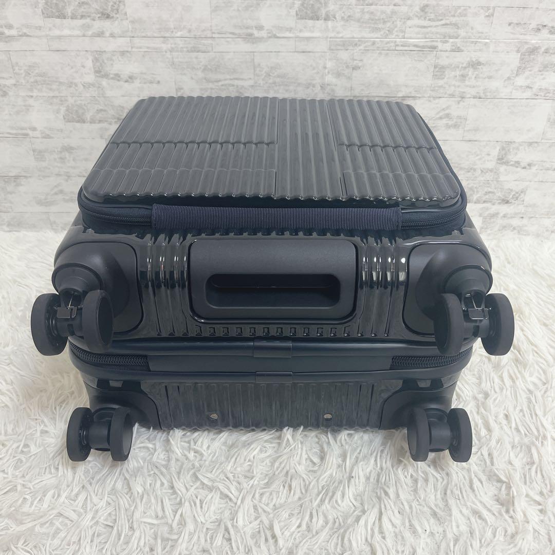 美品　イノベーター　キャリーケース　スーツケース　33L