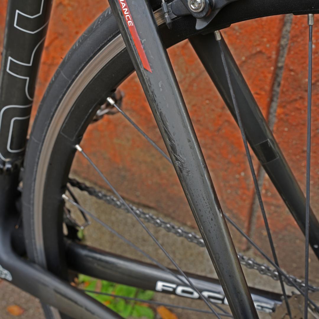 FOCUS CAYO【カーボンロードバイク・シマノ105・サイズ52】