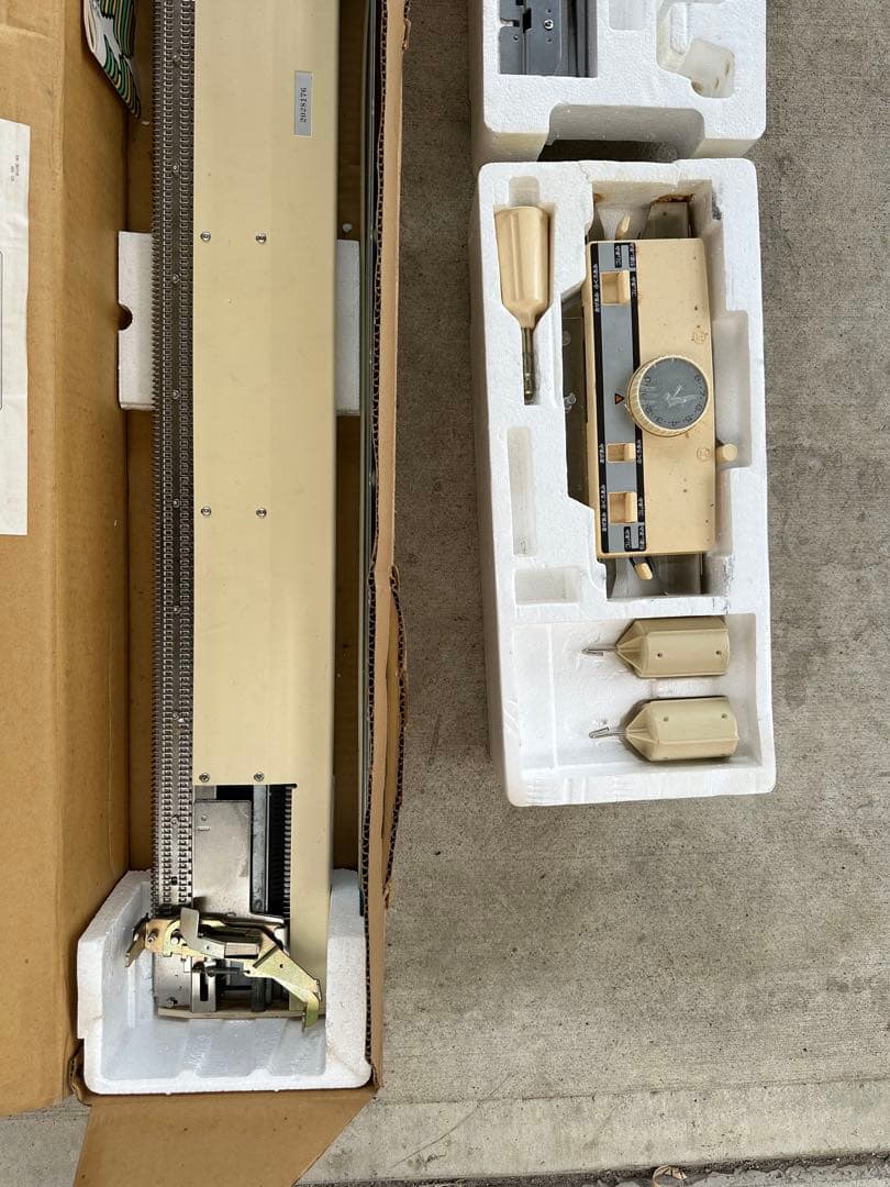 brother ゴム編み機　KR-830未確認ジャンク品扱い(H87)