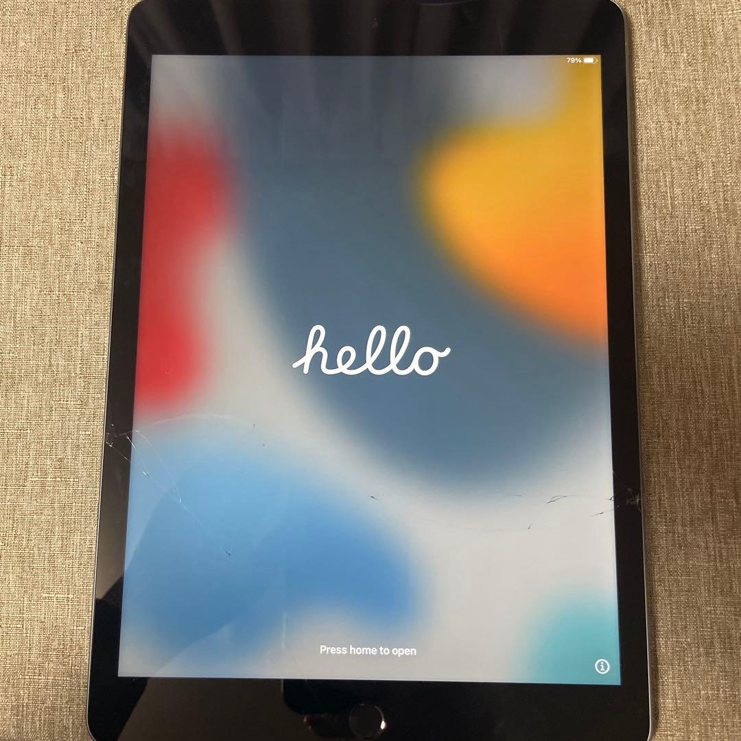 iPad (第9世代) 256GB WiFi A2602 スクリーンヒビあり