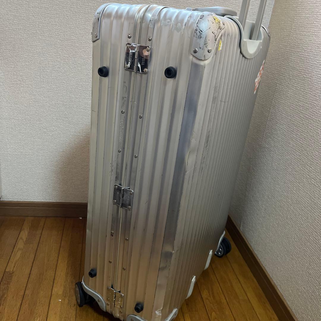 リモワ　82リットル？　4輪