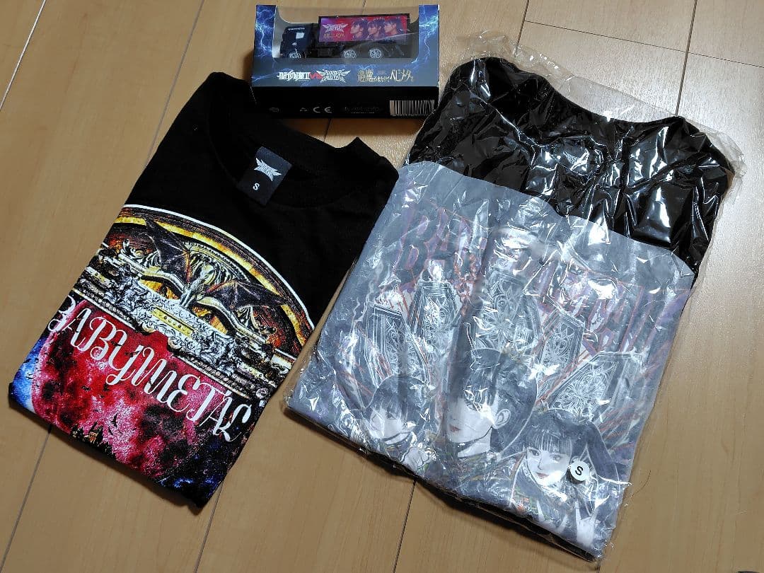 悪魔がきたりてBABYL ミニカーとTシャツ(Sサイズ)セット