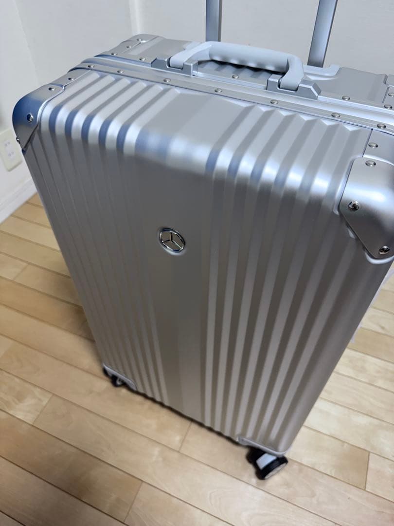 メルセデスベンツ アルミスーツケース シルバー 未使用　ぬい