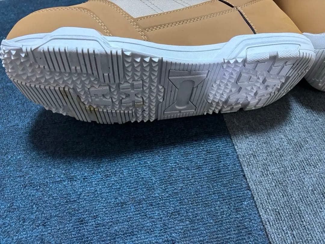 KISS MARK ベージュ スノーボードブーツ