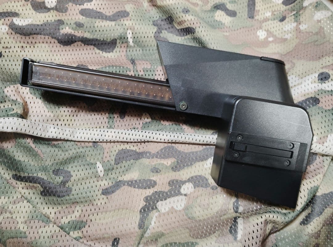 laylax P90 ボックスマガジン(1500発装弾)