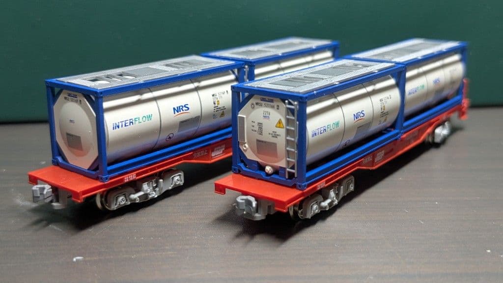 KATO　217系11両とコキ200、106