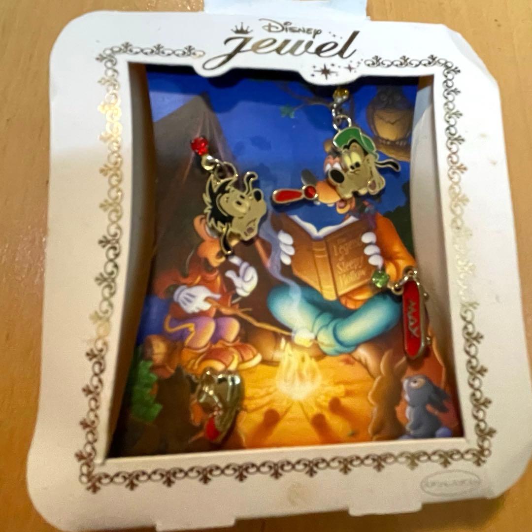 ディズニー コレクションピンバッジ　ミッキー、グーフイー　多め　約50個➕小物類