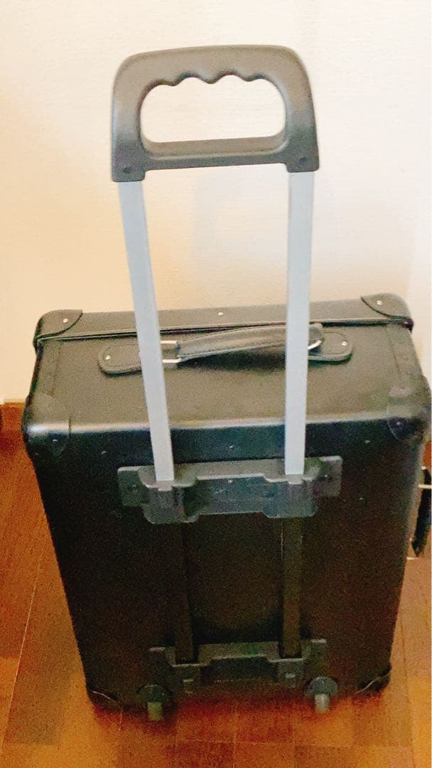 10/26まで【美品】グローブトロッター 2輪 スモールキャリーオン 機内 黒